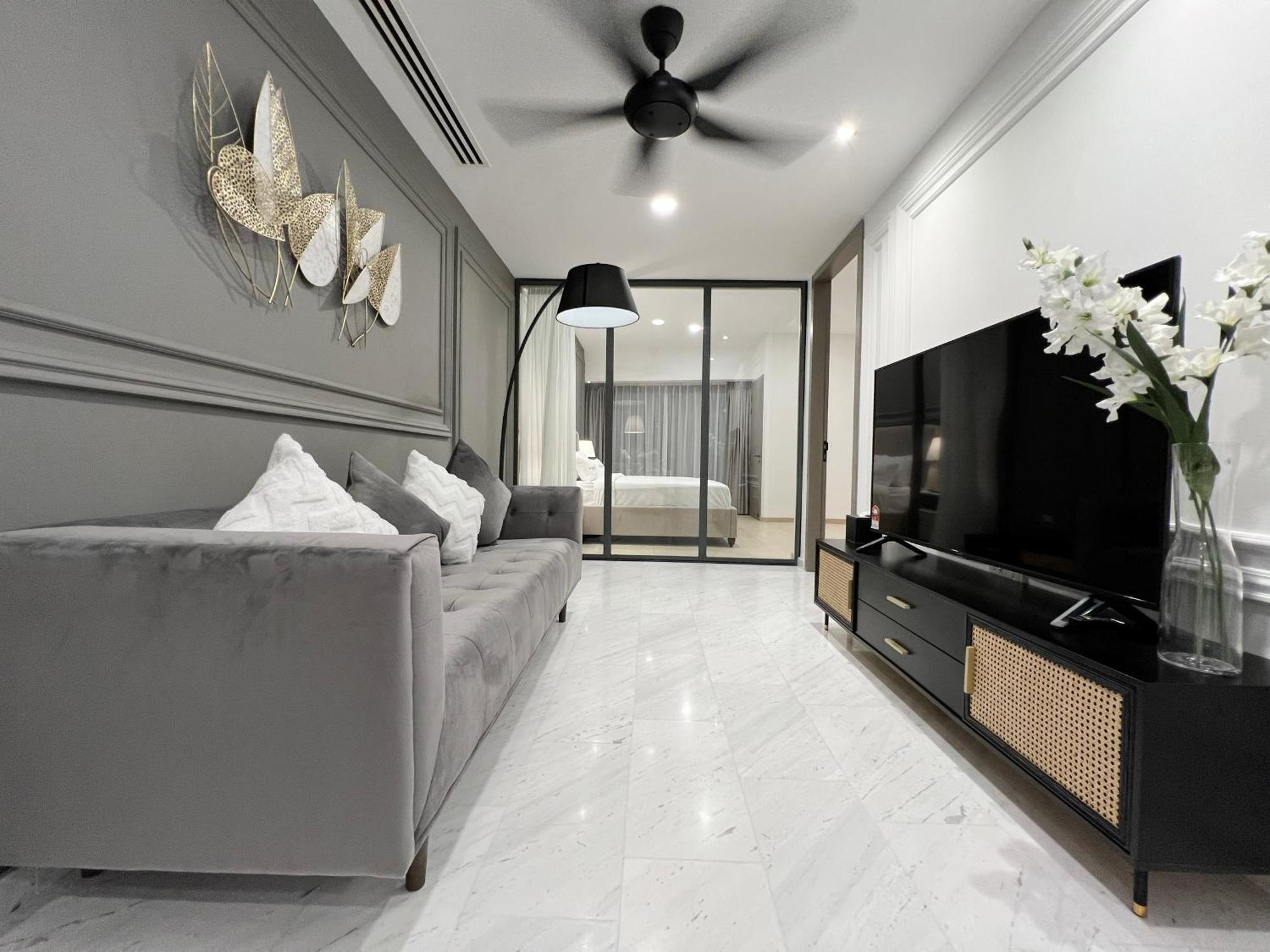 The Eaton Residences By Times 8 — Photos 3